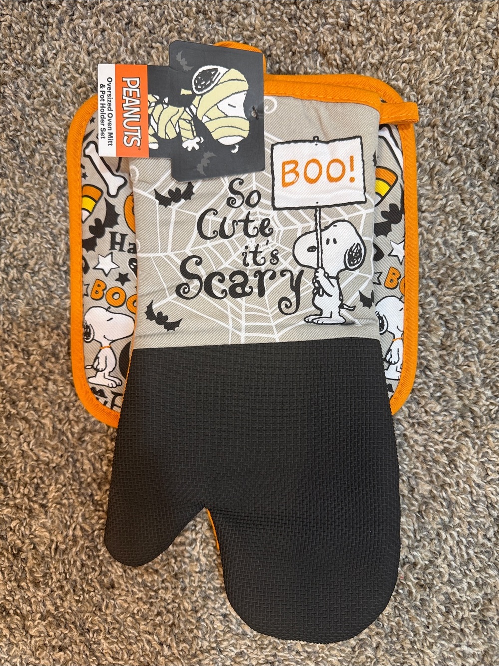 Peanuts Halloween Kitchen Oversized Oven Mitt & Pot Holder